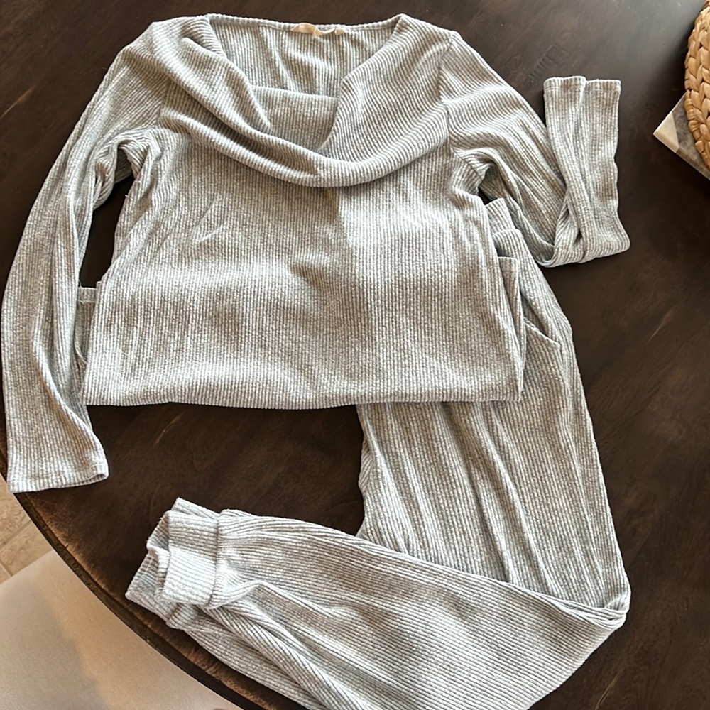 Soft surroundings sleep set M top L bottom